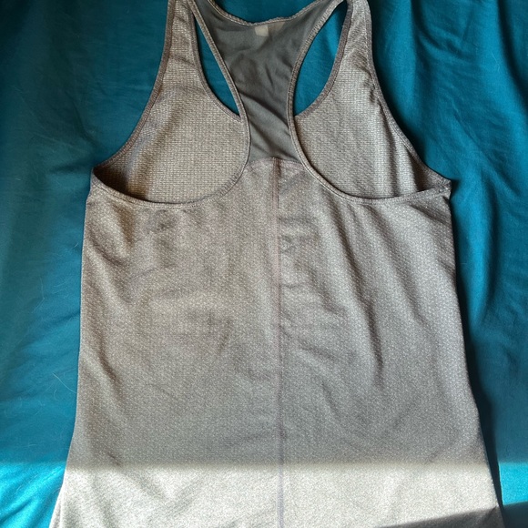 Gray Under Armour tank top - Picture 2 of 2